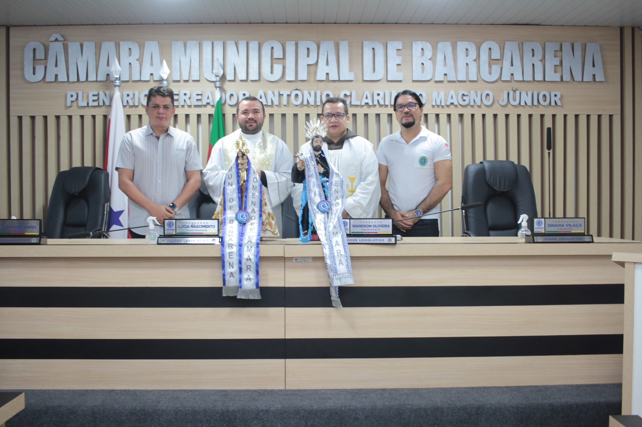 Câmara Municipal de Barcarena recebe visita das imagens de Nossa Senhora de Nazaré e São Francisco Xavier.